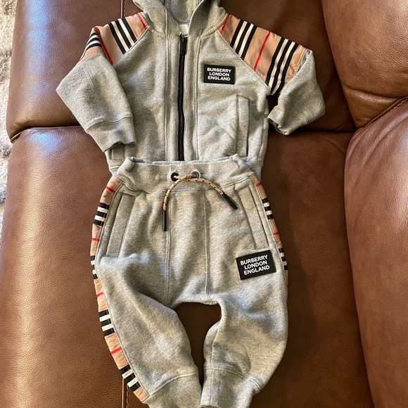 Burberry jogging suit Clearance